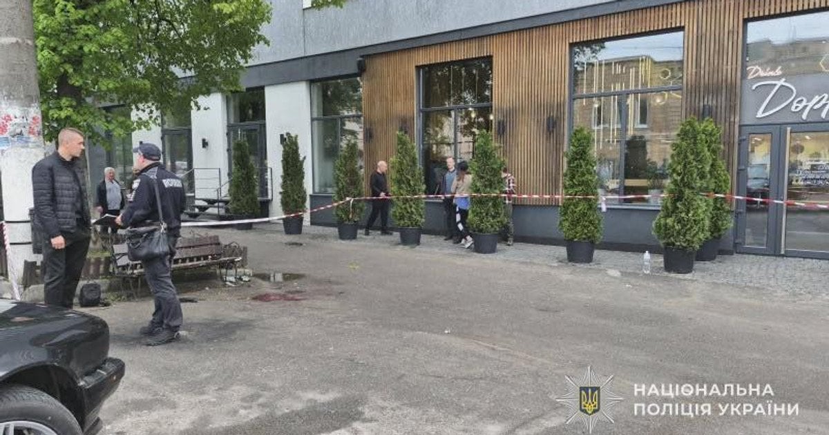 Чоловік підірвав гранату посеред вулиці: поранені поліцейські та цивільний
