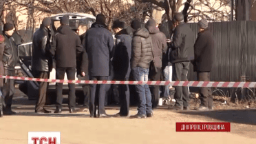 У Нікополі впритул розстріляли легковик із кримськими номерами