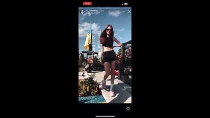 В Киеве две сестры устроили танцы на могилах военных и сняли все на видео