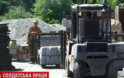 В Днепре группу солдат-срочников "арендовали" из воинской части для работ на бетонном заводе