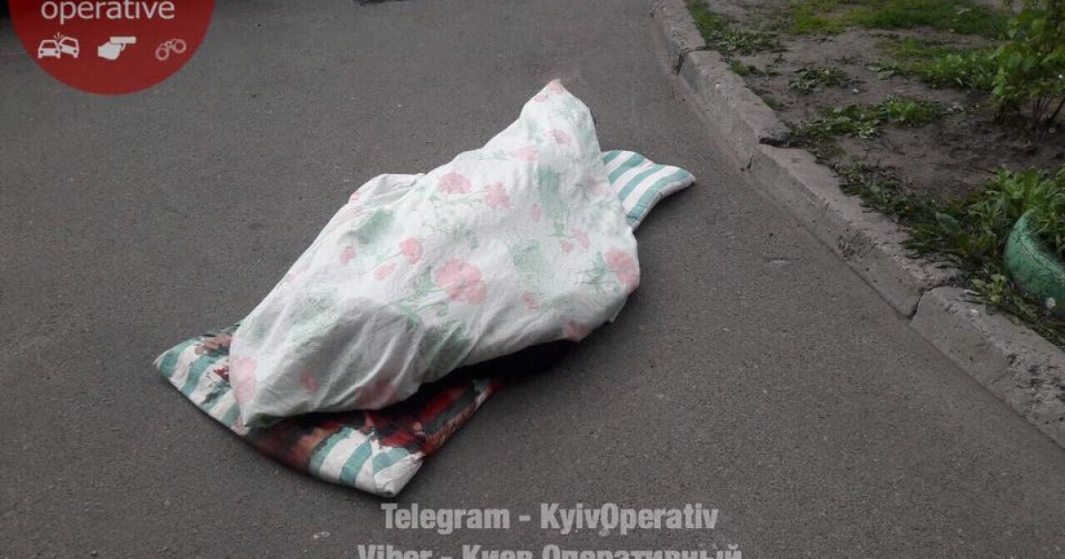 Жуткое убийство в Киеве: на Оболони женщине ножом перерезали горло