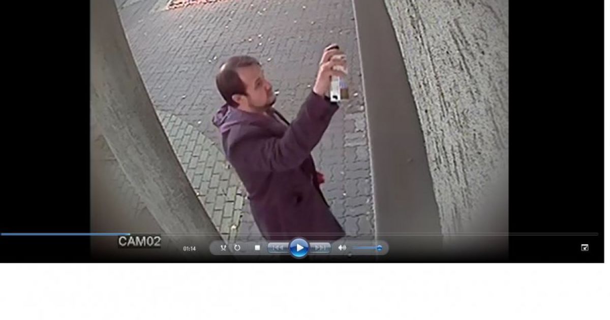 фото вандала, який спаплюжив будівлю консульства України _3