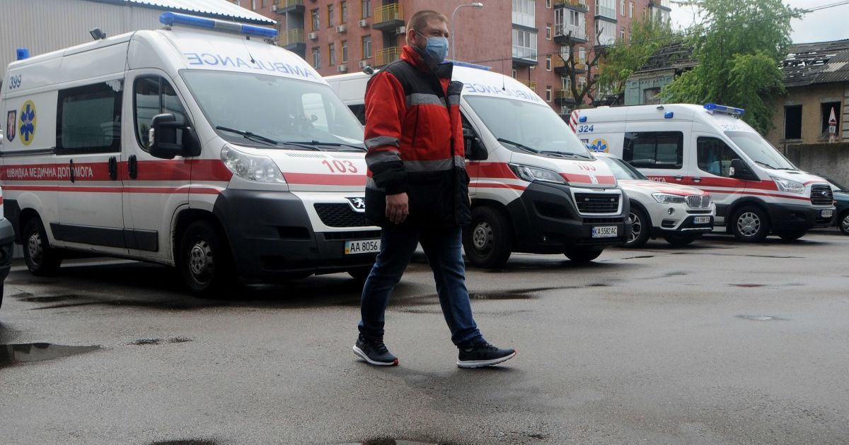 В Сумах пожарные спасли четырех человек, которые находились в охваченной огнем квартире