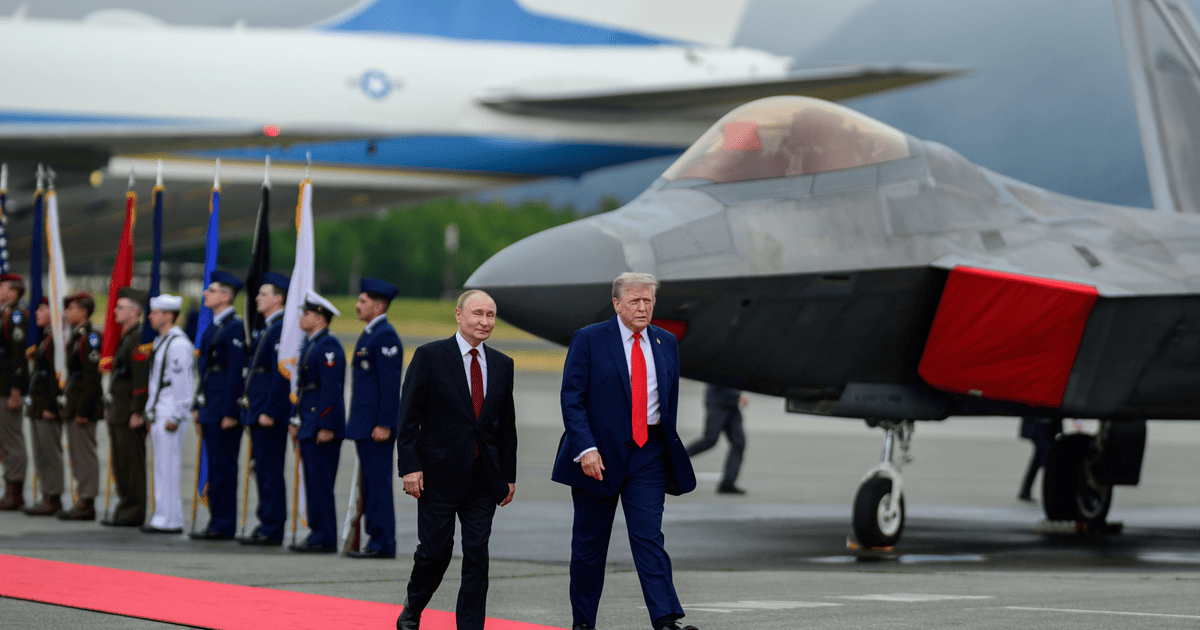 Дочка Келлога закликала покарати того, хто змусив солдатів США розстелити червону доріжку для Путіна