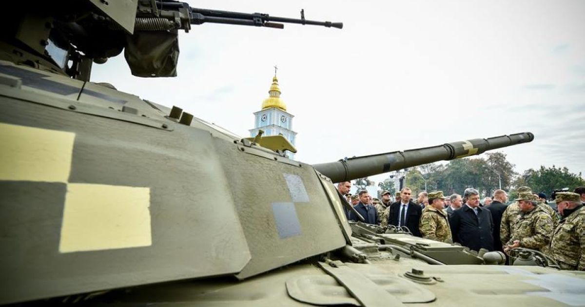 Порошенко открыл выставку военной техники "Сила нескорених" / © Facebook / Петр Порошенко