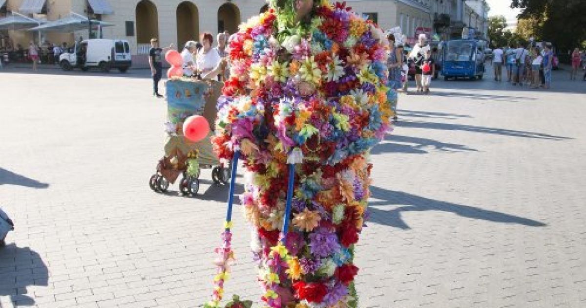 Участники парада детских колясок в Одессе