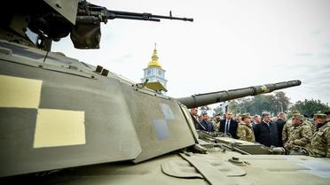 Порошенко відкрив виставку  військової техніки &laquo;Сила несконерих&raquo; / © Facebook / Петро Порошенко