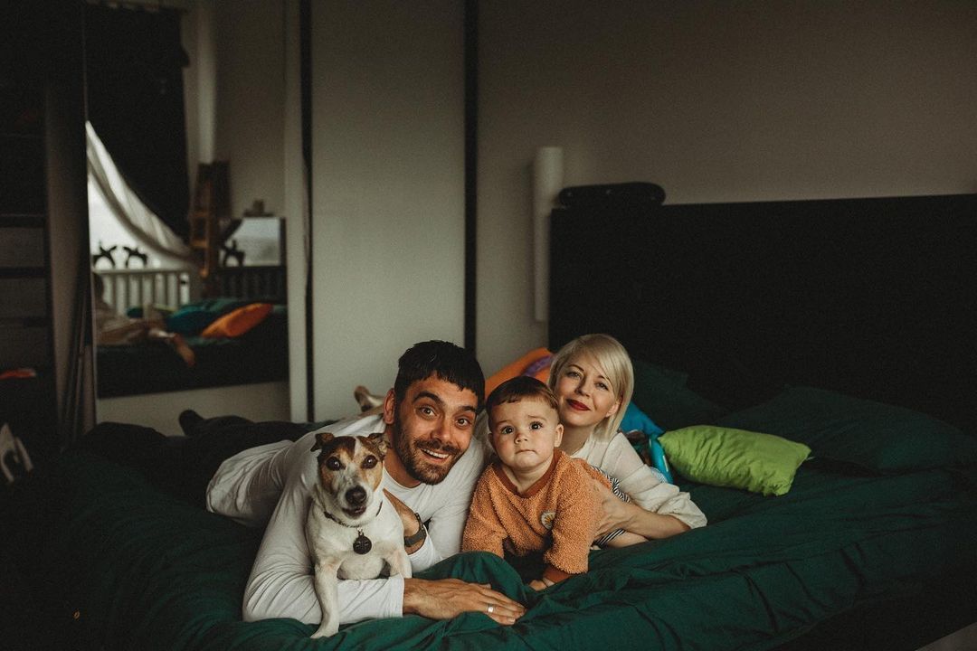 Ната Жижченко и Евгений Филатов с сыном / © instagram.com/onukaofficial