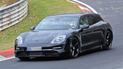 Шпигуни сфотографували новий електрокросовер Porsche на тестах