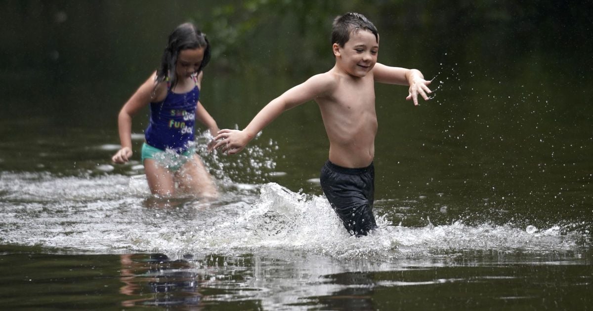 Сильні зливи в Японії: влада евакувала понад 120 тисяч осіб