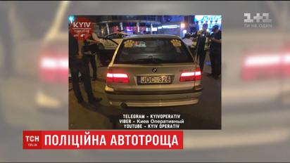 Киевская полиция разыскивает водителя БМВ с литовскими номерами, который спровоцировал ночное ДТП