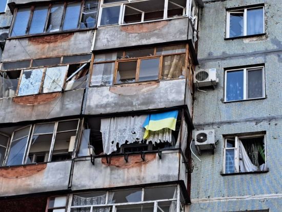 Будинки досі тліють: всі подробиці ракетного удару Росії по багатоповерхівках у Запоріжжі (моторошні фото та відео)