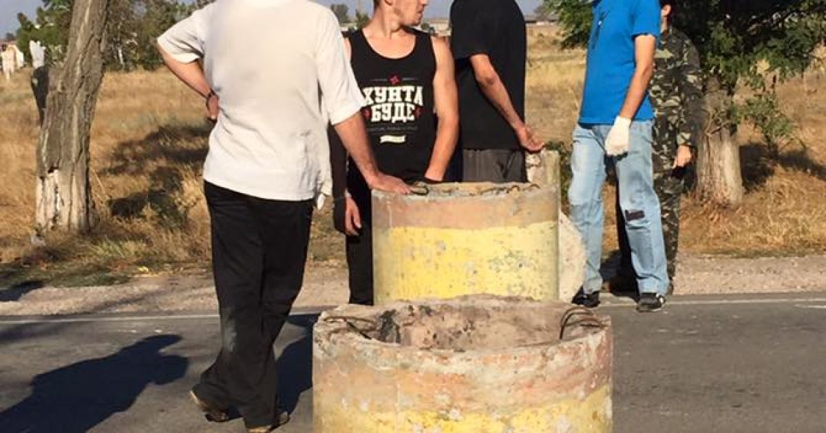 В Крыму стартовала бессрочная блокада полуострова. / © facebook.com/ayder.muzhdabaev