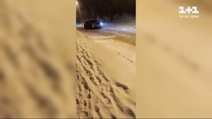 В Харькове из-за непогоды и вьюги парализовало движение транспорта | Новости Украины