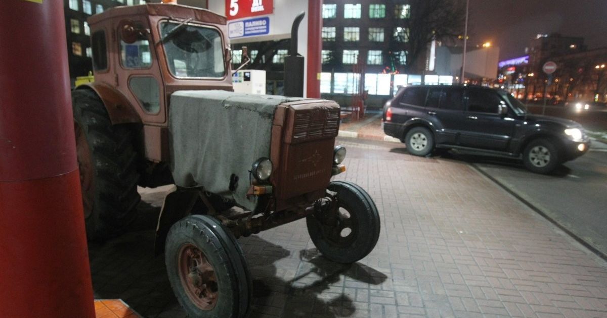 Скільки коштує заправити авто на АЗС. Середня вартість пального на 25 березня