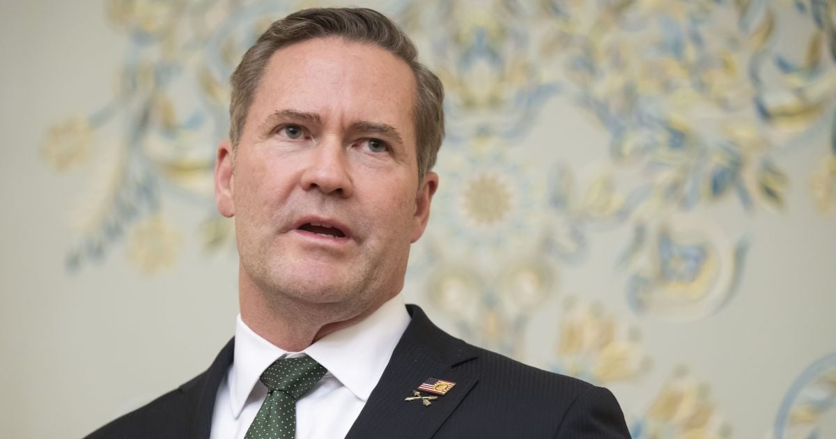 В Мережу витекли конфіденційні дані радників Трампа