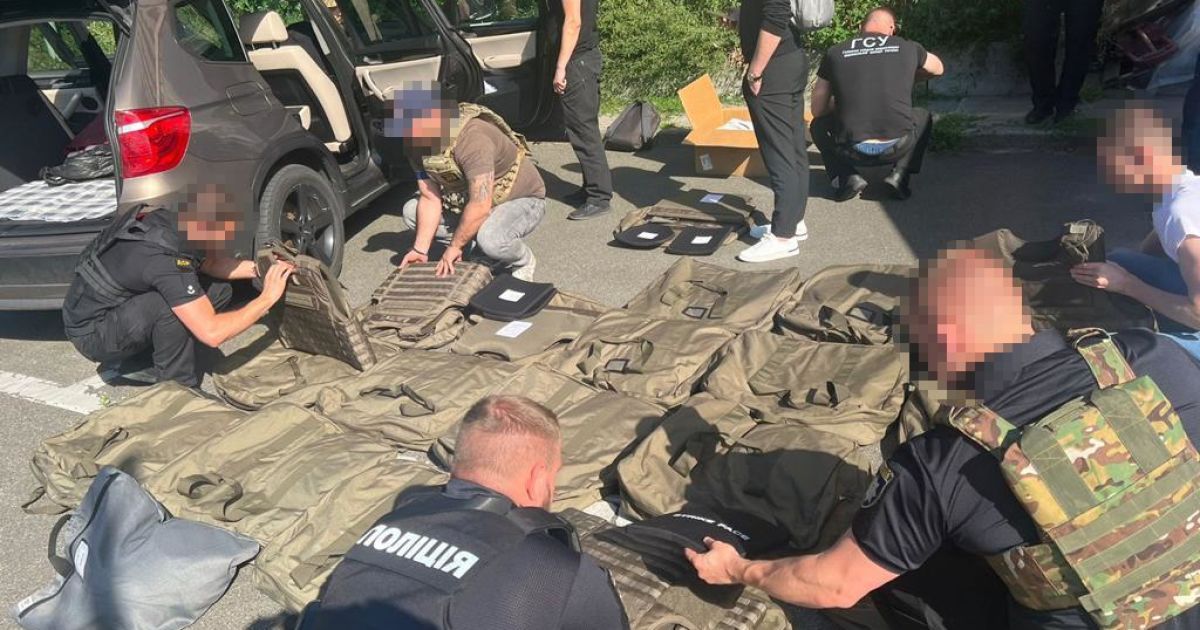У Києві затримали ексзаступника голови ДніпроОДА, який продавав військову амуніцію (фото)