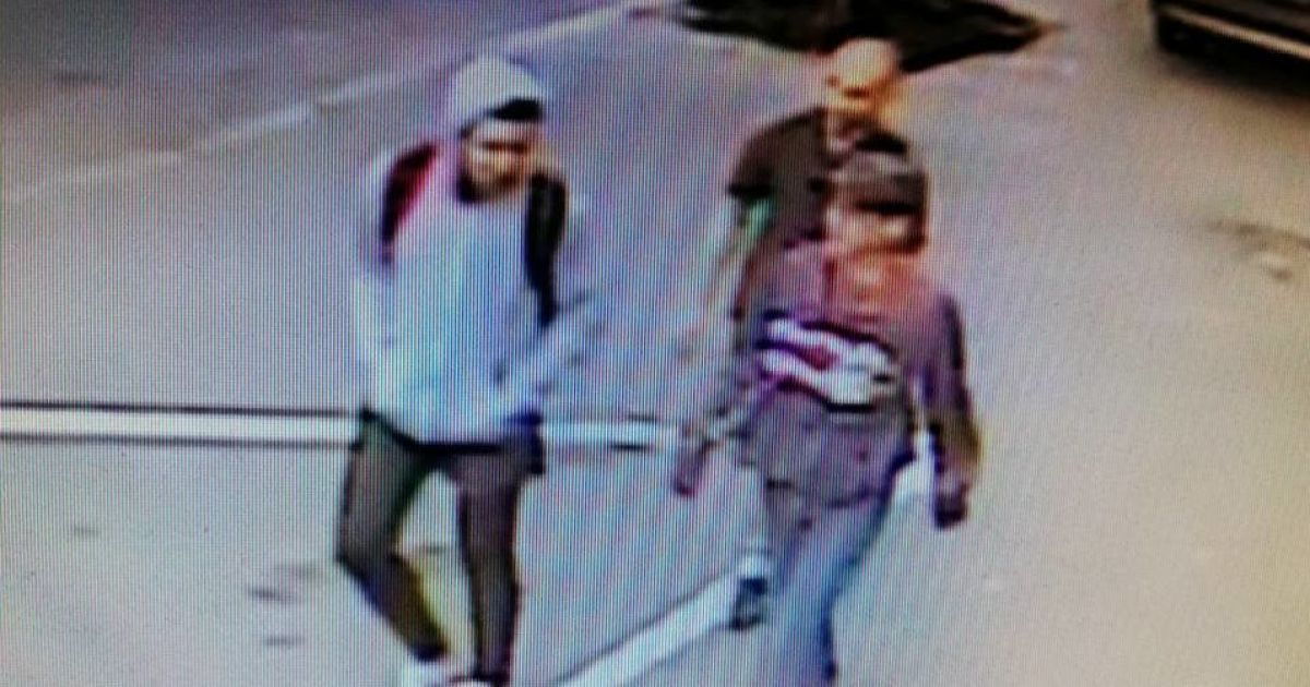 В Сети появилось видео нападения с ножом и молотком на "киборга" в Киеве