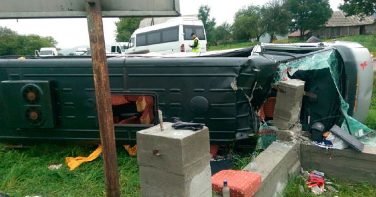 У поліції розповіли подробиці ДТП на Львівщині: аварій було дві, загиблих стало більше