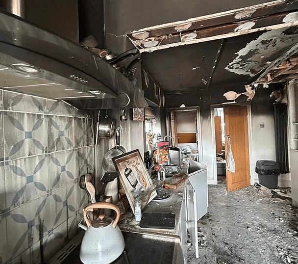 Наслідки пожежі у будинку Колвеллів / © Daily Mail