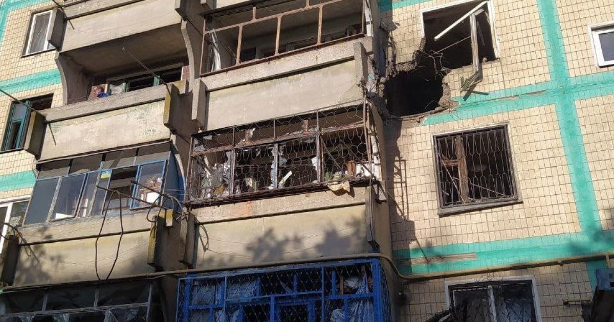 За добу у Нікополі унаслідок обстрілів пошкоджено майже сорок приватних та багатоквартирних будинків