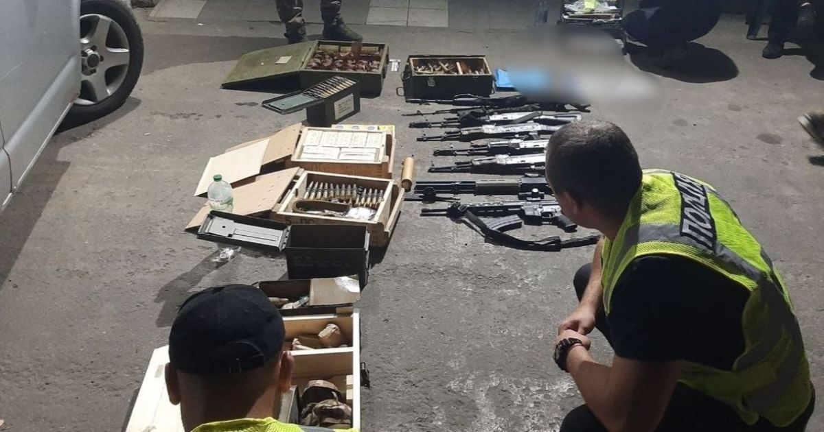 Оружие у чиновника военкомата в Киевской области