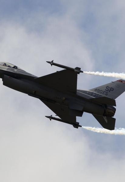 Винищувач F-16