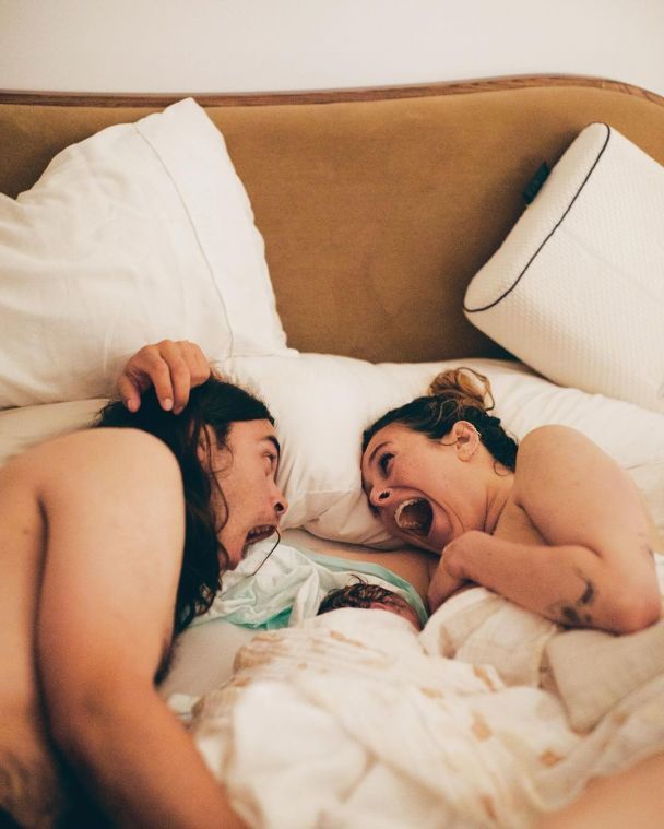 Румер Вілліс із коханим та донькою / © instagram.com/rumerwillis