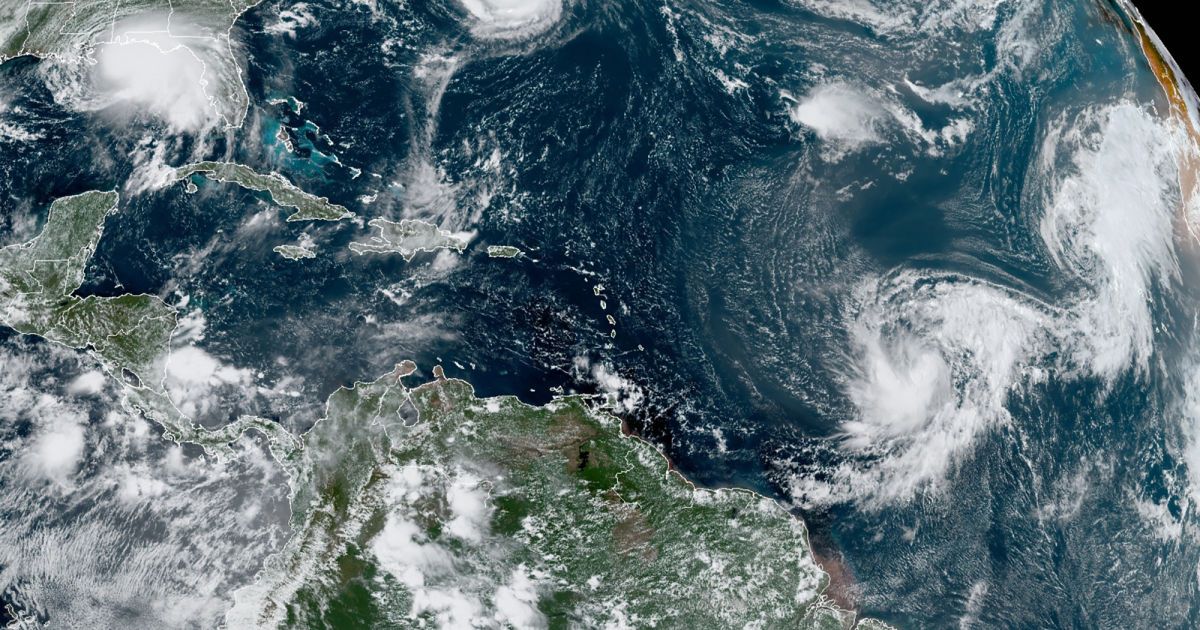 Ураган Саллі загрожує трьом американським штатам