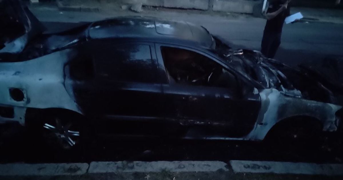 У Миколаєві вночі спалили автомобіль голови обласного осередку "Нацкорпусу"