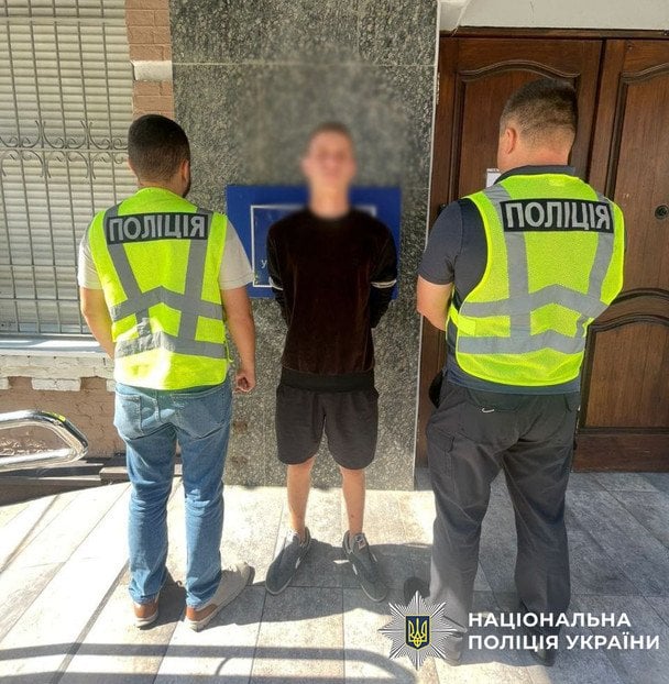 18-річний працівник автомийки може провести вісім років за ґратами / © Поліція Києва / Facebook