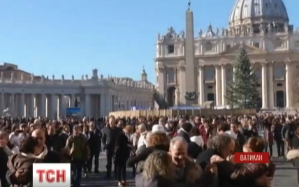 Папу Франциска поздравили с днем рождением массовым танго