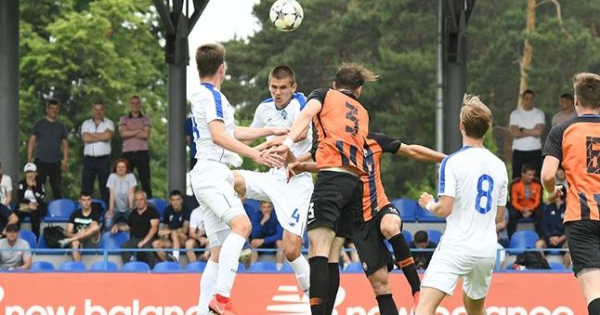 Юнаки "Динамо" та "Шахтаря" розписали результативну нічию та зберегли інтригу чемпіонства