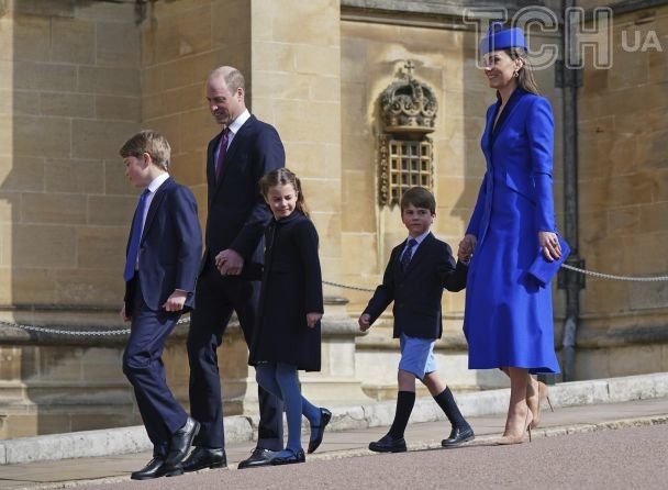 Сім’я Уельських на великодній службі / © Associated Press