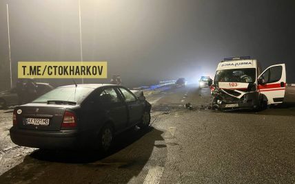 На трассе "Киев-Харьков" произошло смертельное ДТП с участием скорой