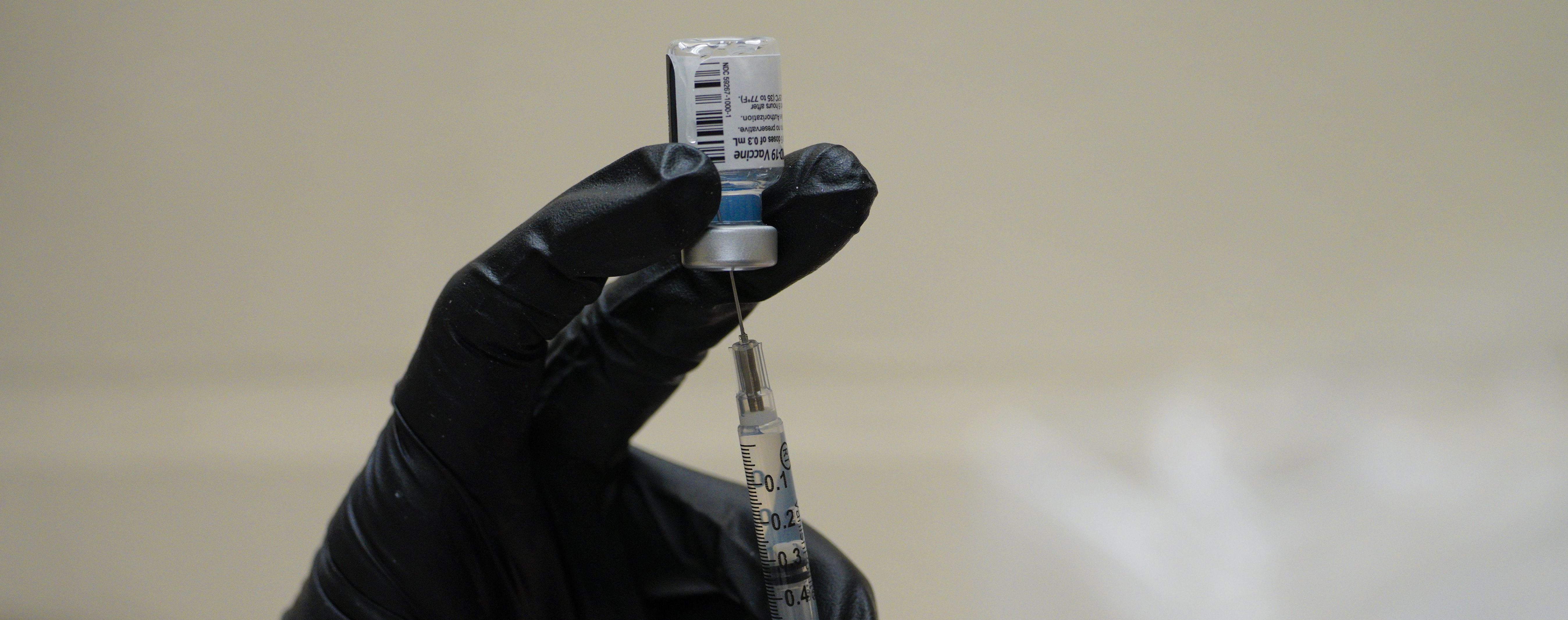 Иммунолог назвал противопоказания для вакцинации от коронавируса
