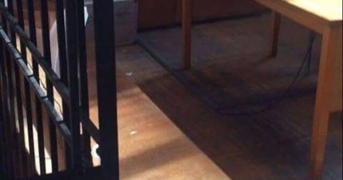 Насиров уже ходит по залу суда и занял кресло судьи - журналист