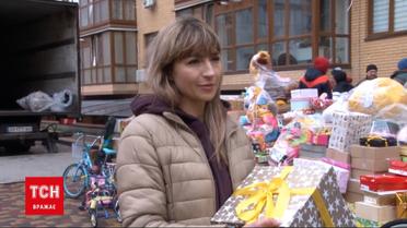 Винницкие волонтеры собрали игрушки и сладости для детей в Балаклею