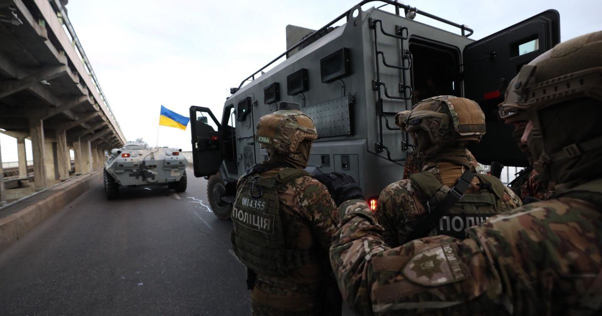 затримання Олексій Белько на мосту метро в Києві_10 / © МВС