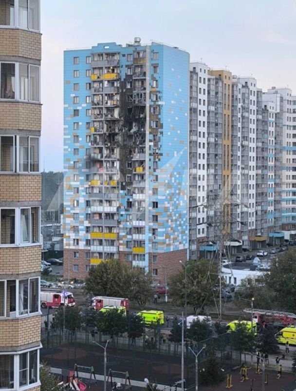 Пошкоджений будинок у Московській області після атаки дронами / Фото: російські телеграм-канали