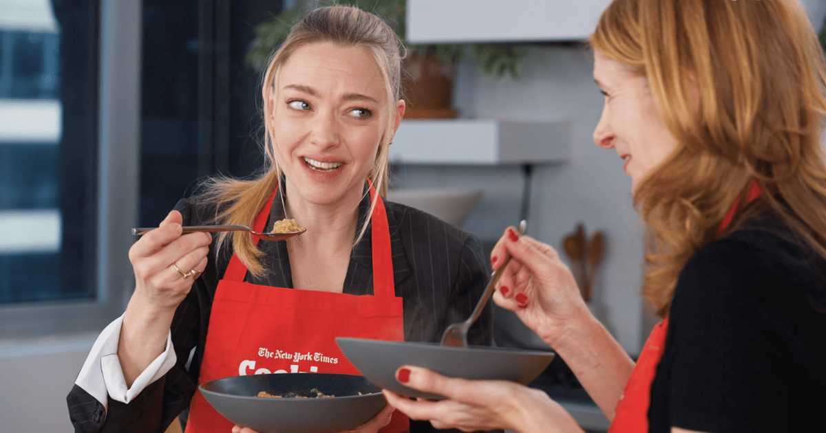 Аманда Сейфрід youtube.com/@NYTCooking