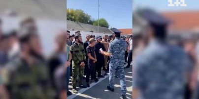 Возмущение даже среди жен "кадыровцев" - в Чечне похищают мужчин для мобилизации