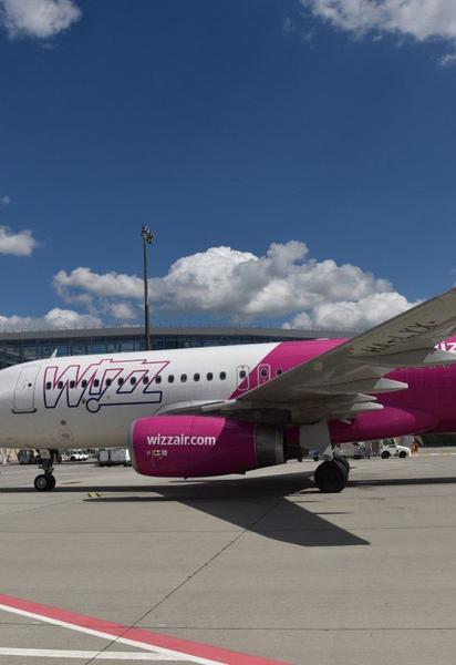 Wizz Air відновлює авіарейси з Києва до Стокгольму: які правила в'їзду