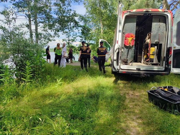 Рятувальники завершили пошуки 23-річного чоловіка у Києві / © ДСНС України