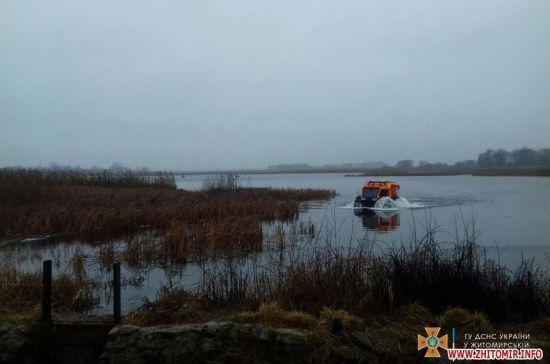 У водоймі на Житомирщині виявили тіло чоловіка, який із вагітною дружиною пішов рибалити 4 дні тому