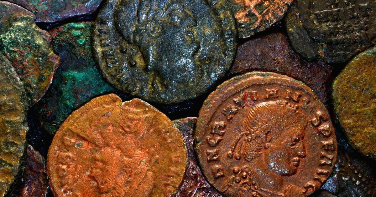 В Англії знайшли скарбницю із золотими монетами Стародавнього Риму: хто її вже викупив