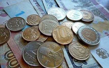 На окупованих територіях Запорізької області росіяни роздають пенсіонерам гроші: що мають на меті