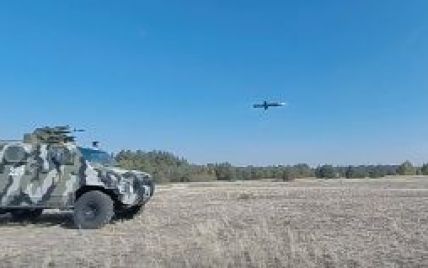 Порошенко оприлюднив відео успішного випробування нового українського озброєння