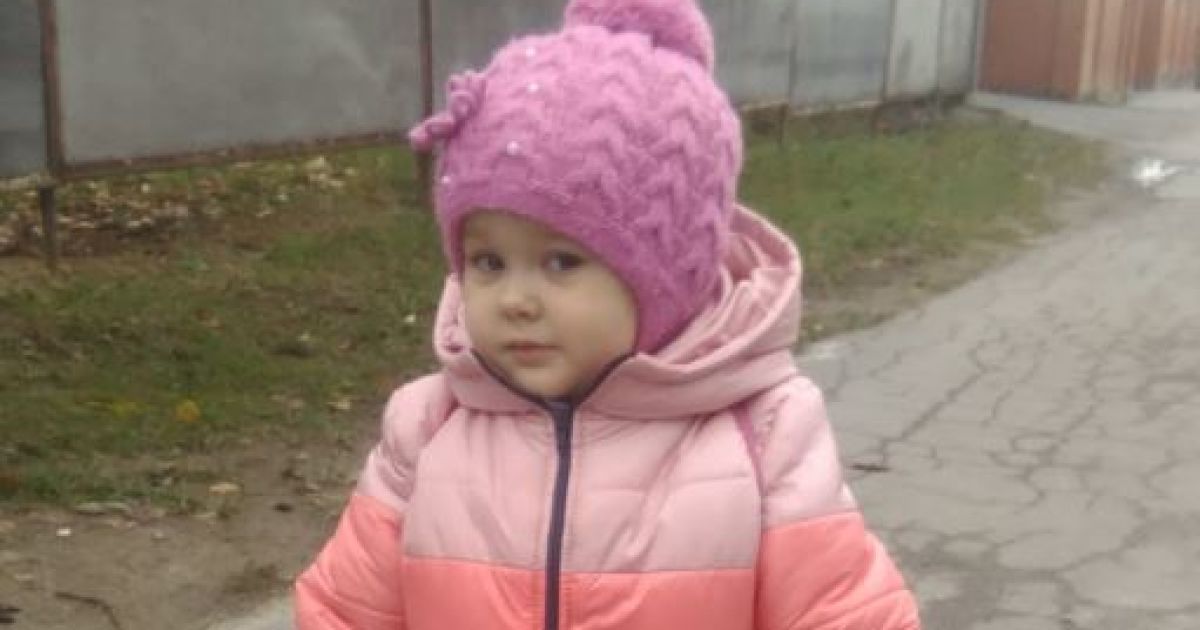 Помогите Настеньке услышать голос мамы и сказать свои первые слова