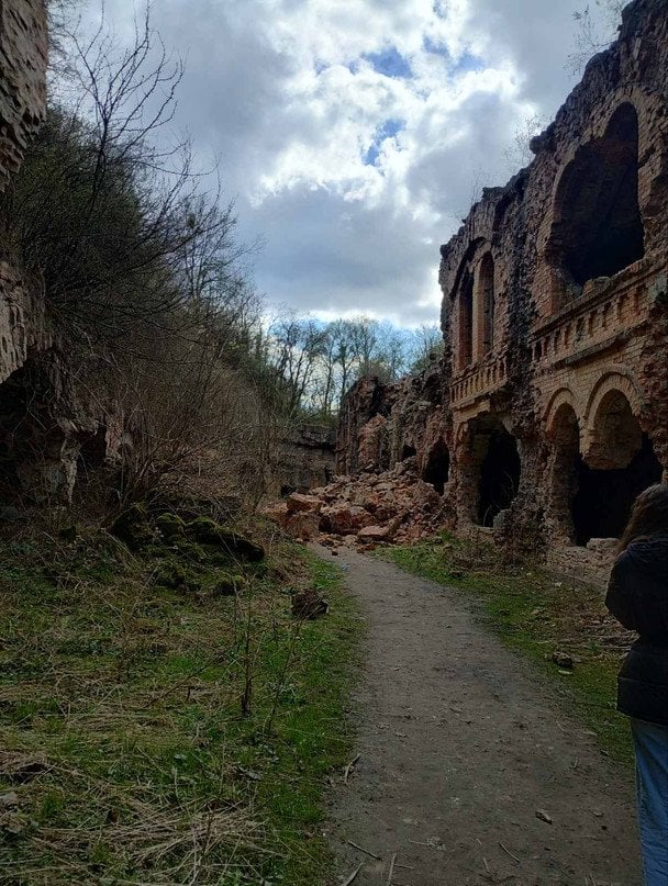 У Тараканівському форту обвалилася частина історичної будівлі. Фото: Андрій Швачко / © соцмережі